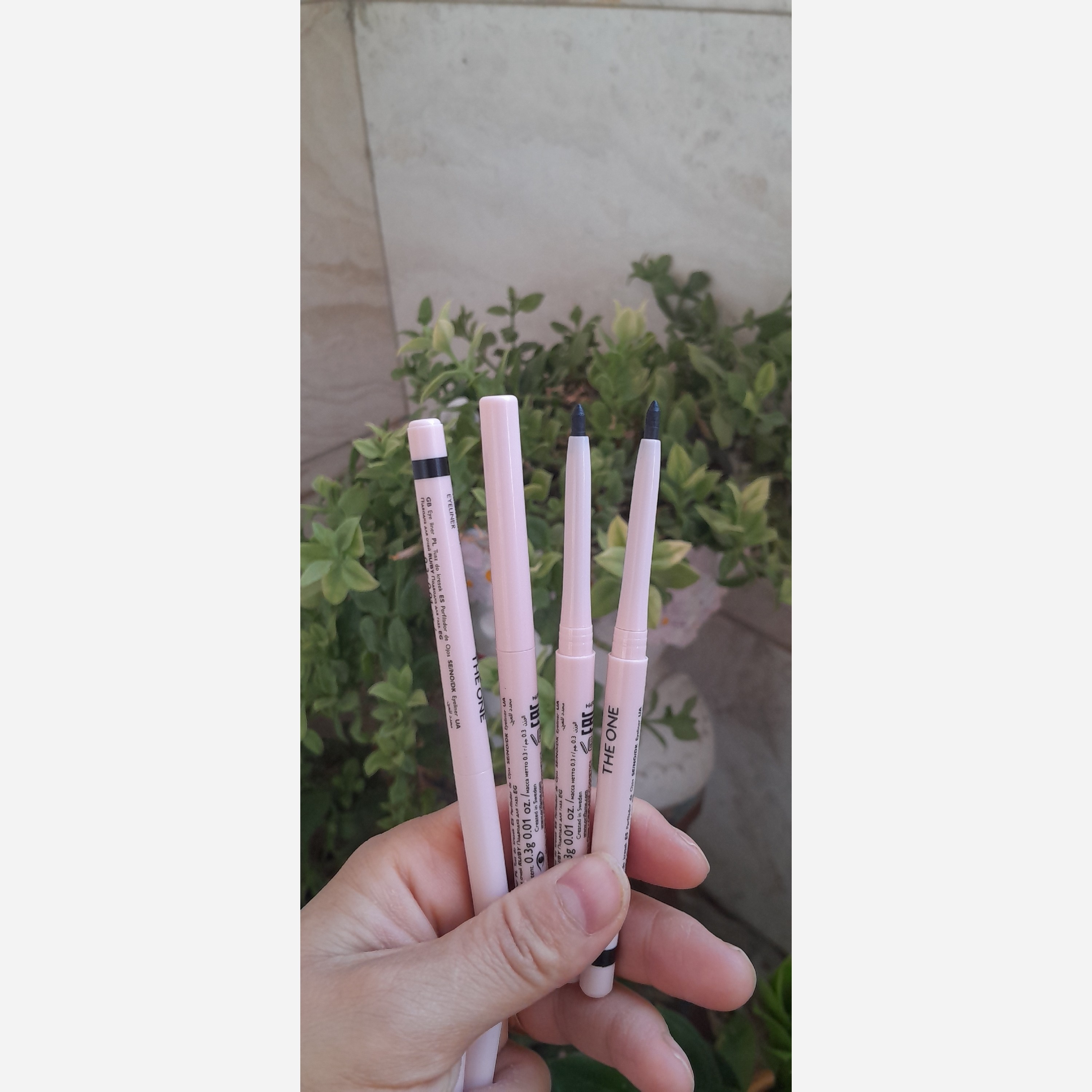 مداد چشم دوان